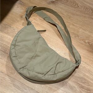 Old Navy Crossbody Bag in tan NWOT